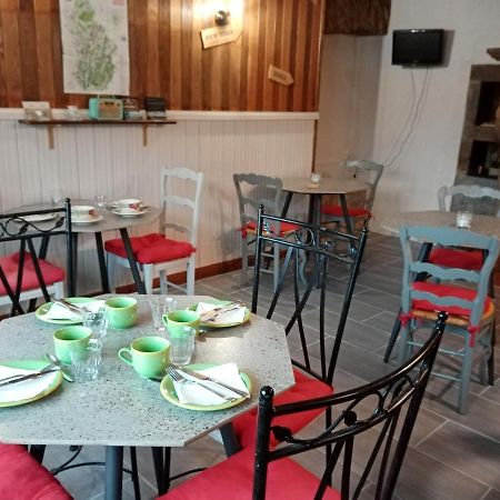 Bed and Breakfast Les P'Tites Pistes Chaux-des-Pres Exterior foto